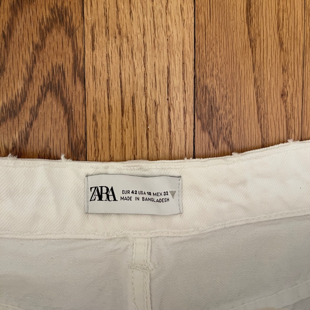 Zara High-Waisted Denim Shorts - Picture 3 of 3